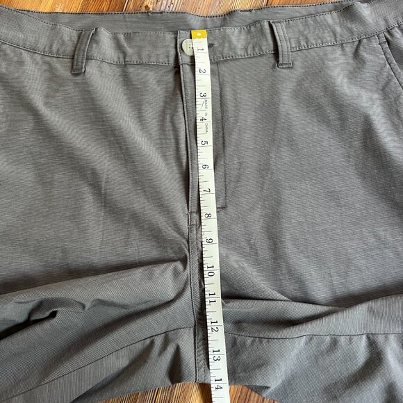 PGA Tour Flat Front Gray with Pin Stripes of Dark Gray Golf Shorts Men’s 38 - Picture 6 of 7
